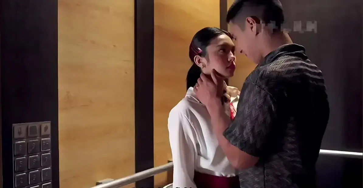 《电梯小J》4K高清无删减版免费观看-情感剧情片《电梯小J》全集完整版在线点播-东南亚伦理片大尺度HD资源